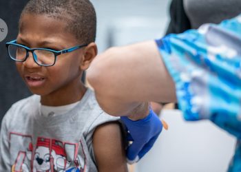 Los asesores de vacunas de RFK JR pronto revisarán cuatro tiros: lo que está en juego