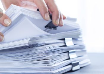 Revistas infiltradas con documentos 'imitadores' que pueden ser escritos por AI