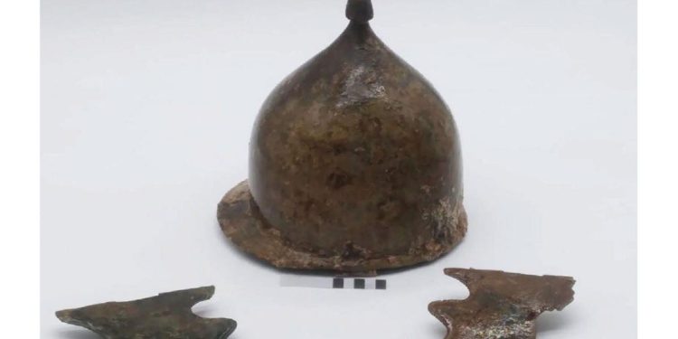 Un Casque Romain Datant de la Première Guerre Punique, Découvert au grande de la sicile