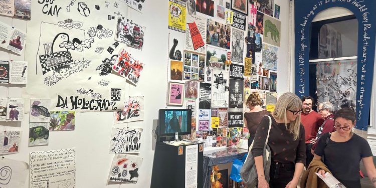 Pasaportes, impresiones y protestas en la Feria de Libros de Arte de Nueva York