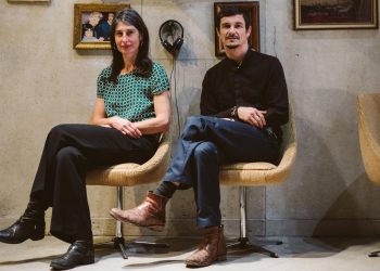 Au Théâtre du Rond-Point, Peeping Tom Travaille Au Corps Les Traumas