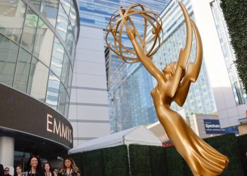 Cómo ver los premios Emmy 2025 en línea desde cualquier lugar