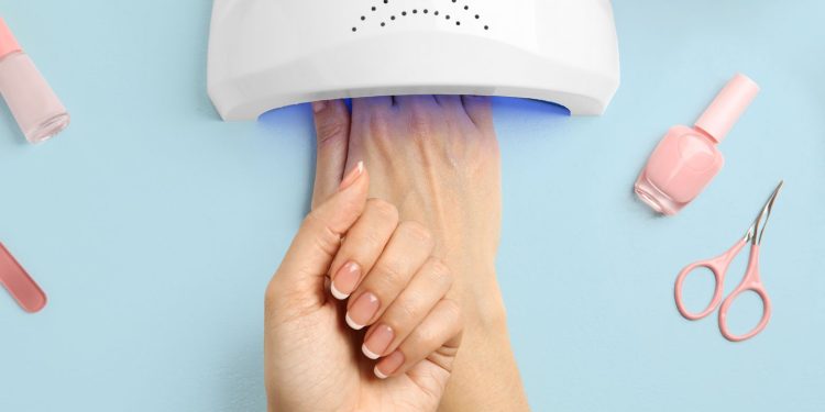 ¿Son peligrosas las manicuras de gel? Qué saber sobre la prohibición de la UE sobre el polaco en gel