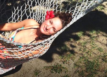 Cómo ver 'Falling in Paradise: Búsqueda de SARM' en línea – Stream Yacht Mystery Doc desde cualquier lugar