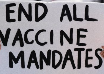 Anti-vaxxers se regocijan en el esquema de Florida para terminar los mandatos de vacuna para niños y todos los demás
