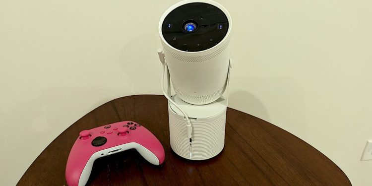 Mi proyector favorito de Samsung se duplica como un centro de juegos, y está descontado para el Día del Trabajo