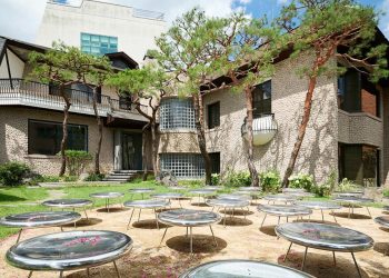 Frieze abre espacio de exhibición en Seúl con la instalación de Sanaa