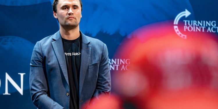 TISO DE CHARLIE KIRK: el asesinato de activista conservador es una crisis para la democracia