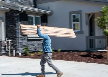 Los nuevos aranceles de Trump empeorarán la ya severa crisis de vivienda de Estados Unidos