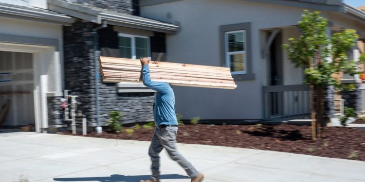 Los nuevos aranceles de Trump empeorarán la ya severa crisis de vivienda de Estados Unidos