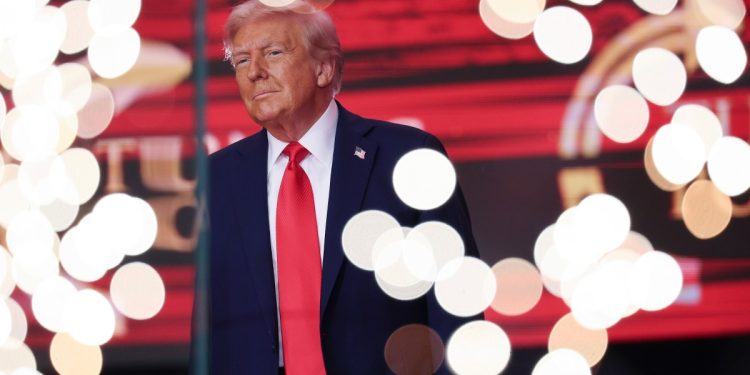 Cómo la suspensión de Jimmy Kimmel ilustra el camino de Trump hacia el autoritarismo