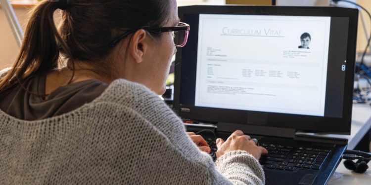 Los solicitantes dicen que la IA hace el infierno del mercado laboral. Operai quiere ayudar.