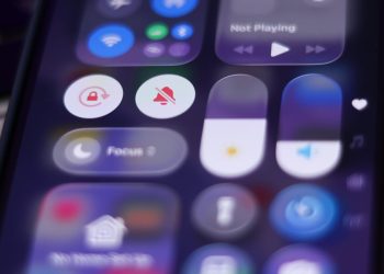 Cómo mover la barra de búsqueda a la cima en iOS 26