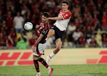 Carrillo le Dio Vida A Estudiantes: de «Somos los del Segundo Tiempo» A «La Serie Está Abierta» :: Olé