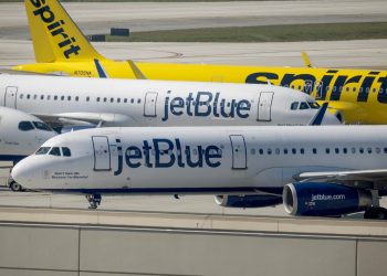 JetBlue hace que Fort Lauderdale empuje en medio de las luchas del espíritu