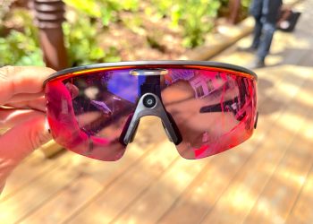Strava anuncia la integración con las nuevas gafas de AI de Oakley Meta Vanguard, pero ¿qué significa esto para los atletas?