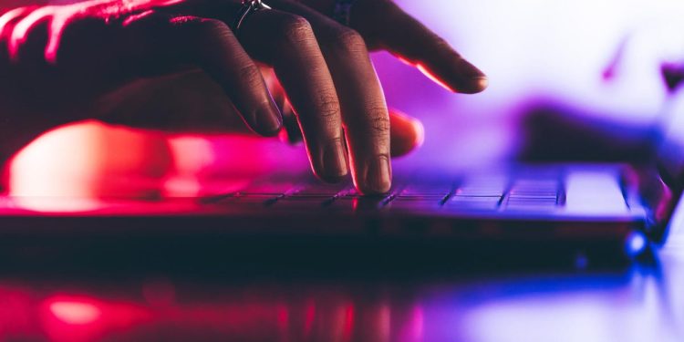 Los pagos de liquidación de Facebook están en camino: así es cuánto puede esperar