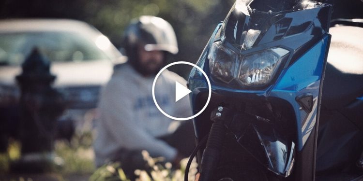 Los trabajadores de entrega de DC que se esconden del hielo