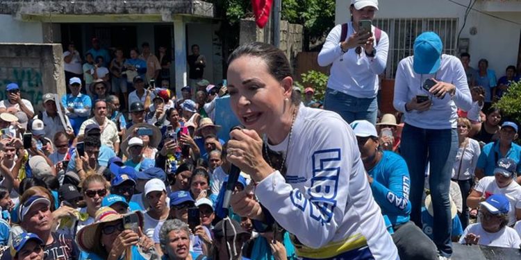 ¡María Corina, Dura de Matar!