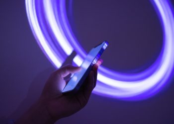 La aplicación de grabación de llamadas viral Neon se oscurece después de exponer los números de teléfono, grabaciones de llamadas y transcripciones de los usuarios