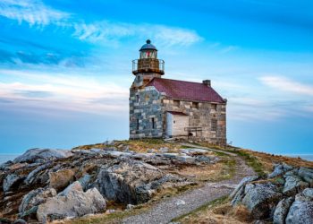 Informe de educación que exige el uso ético de IA contiene más de 15 fuentes falsas