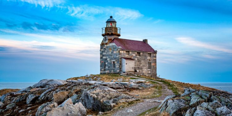 Informe de educación que exige el uso ético de IA contiene más de 15 fuentes falsas