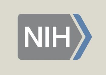 El Secretario Kennedy jura en el Dr. Anthony Letai como Director del Instituto Nacional del Cáncer