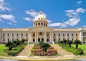 Poder Ejecutivo Entrega informa de las irregulares en el Senasa a la PGR