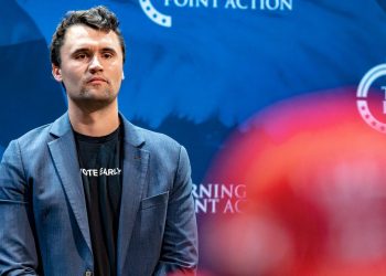 'La guerra está aquí': la extrema derecha responde al tiroteo de Charlie Kirk con llamadas a la violencia