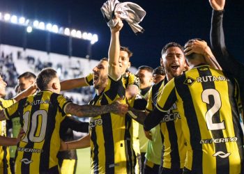 Con dos Jugadores Menos, Deportivo Madryn Empató y Sigue Cerca de la Final Por El Ascenso :: Olé