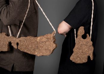 La colección de bolsas utiliza biomateriales bulrush para mapear los humedales de fuga de México