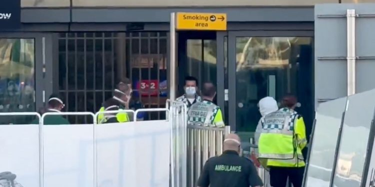 Hombre arrestado después del incidente del aeropuerto de Heathrow que provocó la evacuación de la Terminal 4