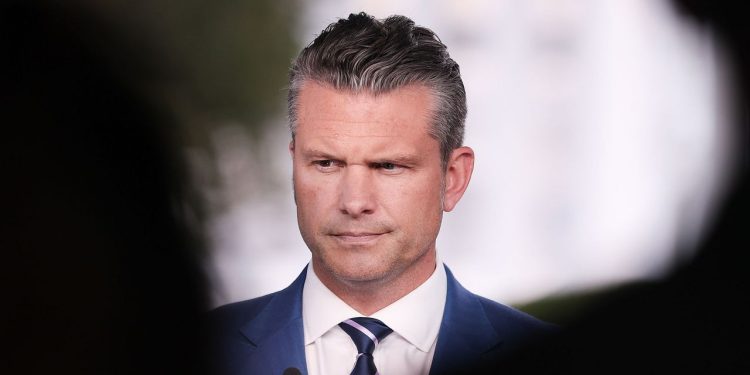 El departamento de defensa lucha por fingir que se llama el departamento de guerra