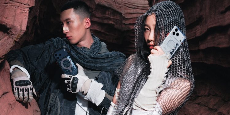 Case de Skinarma Reimagines iPhone 17 en diseño post-apocalíptico