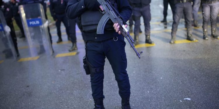 Otro político de la oposición turca detenida – Político