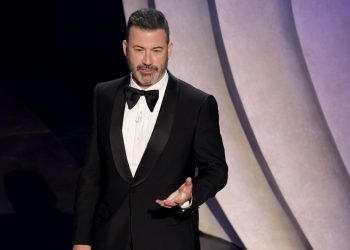 Hollywood, los demócratas golpean la suspensión de Jimmy Kimmel: NPR