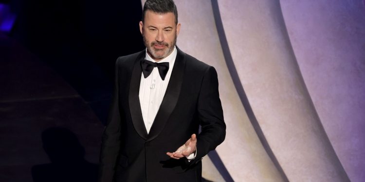 Hollywood, los demócratas golpean la suspensión de Jimmy Kimmel: NPR