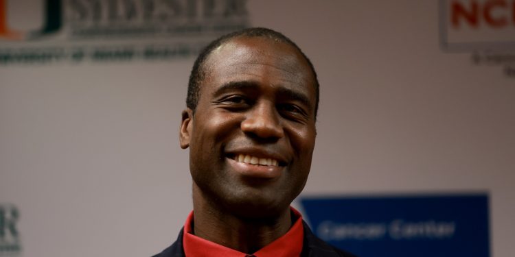 Florida trabajando para terminar los mandatos de vacuna: NPR