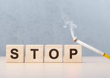 El informe Maha de RFK Jr. sobre la salud del niño deja de lado la nicotina y el fumar: disparos