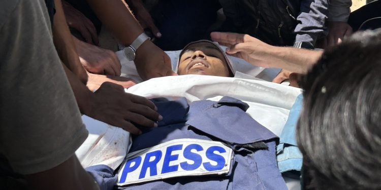 Reporteros sin fronteras exige que Israel detenga los ataques contra periodistas: NPR