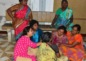 Stampede en una manifestación política para el actor popular Vijay en el sur de la India mata 36, ​​heridas 40: NPR