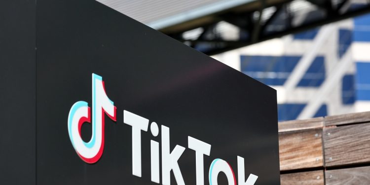 Trump avanza a Tiktok tratando con una nueva orden ejecutiva: NPR