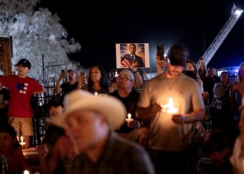 El sospechoso de asesinato de Charlie Kirk podría enfrentar el cargo de asesinato agravado: NPR