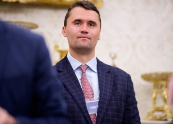 Charlie Kirk, una voz para jóvenes conservadores, muere a los 31 años: NPR