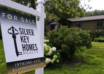 La fusión entre los gigantes inmobiliarios podría exprimir corredores más pequeños: NPR