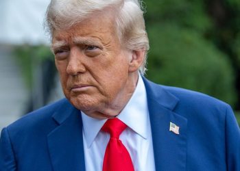 La inquietud del Departamento de Justicia crece a medida que las amenazas de Trump se vuelven más contundentes: NPR