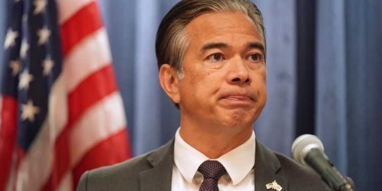 Los estados demandan a la administración Trump por vincular la ayuda a las leyes de inmigración