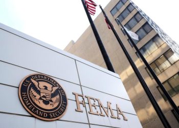 Los federales de las Reglas de Juez no pueden exigir a los estados que cooperen en la inmigración para obtener dinero en desastres