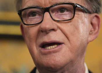 Embajador del Reino Unido ante nosotros en el centro de atención sobre sus enlaces con 'Mejor Pal' Epstein