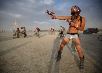 El asesinato en Burning Man convierte el patio del desierto de Silicon Valley en una escena del crimen